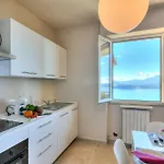 The Golden View - Happy Апартаменты *