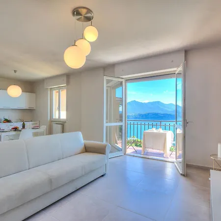 The Golden View: 2-bed W/ Ac - Happy