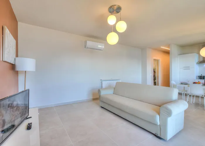 The Golden View - Happy *