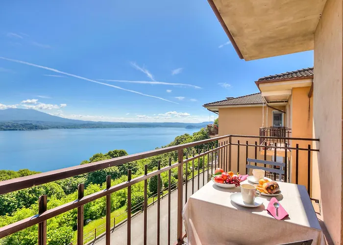 The Golden View - Happy *