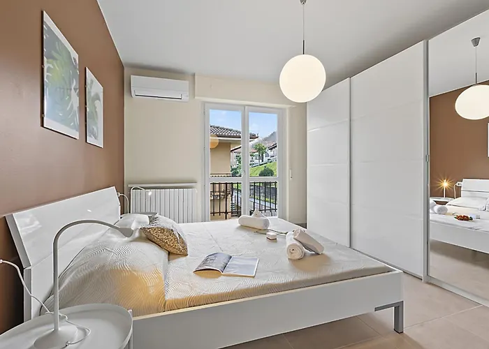 The Golden View - Happy